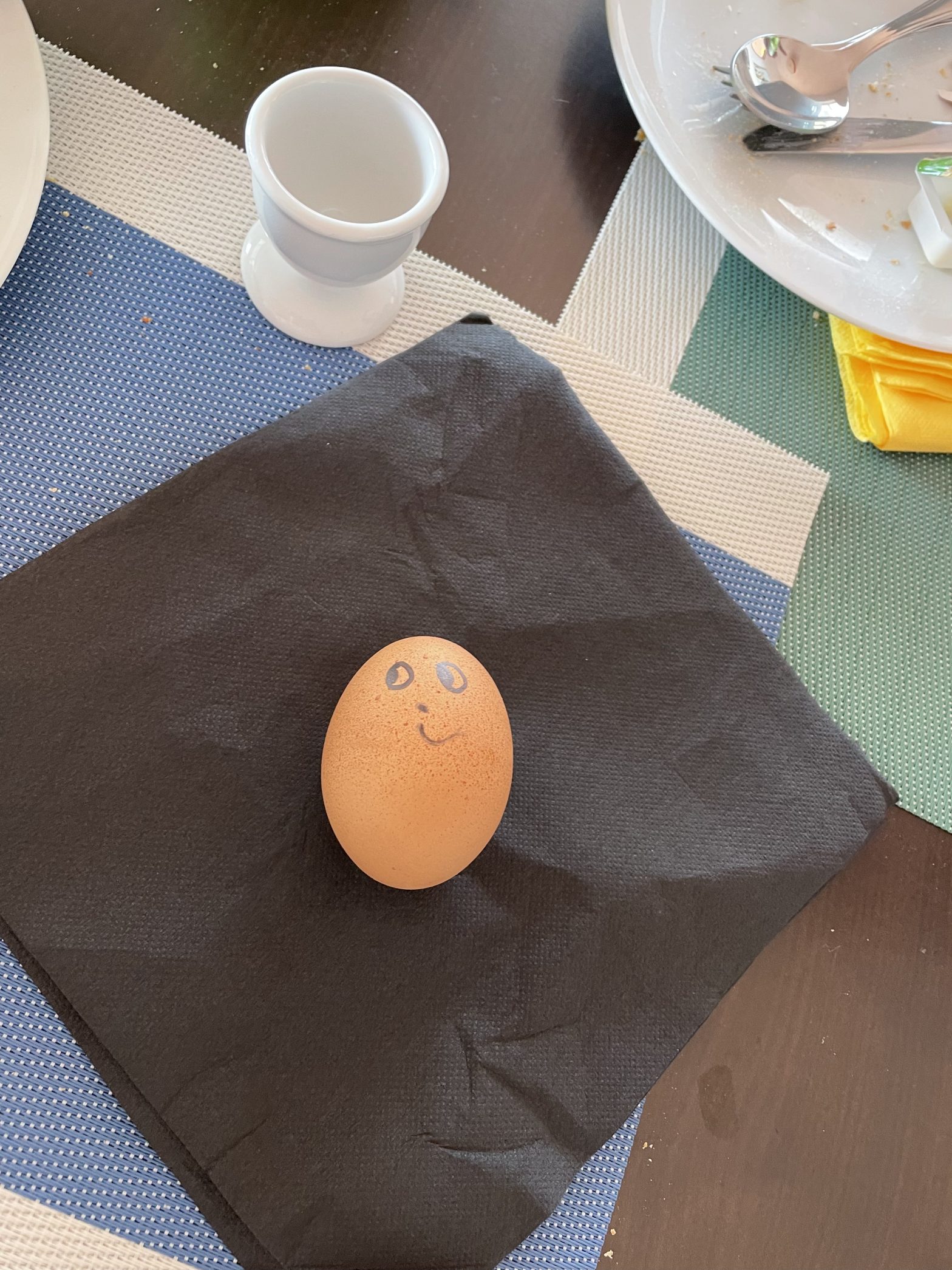 Ein hartgekochtes Ei